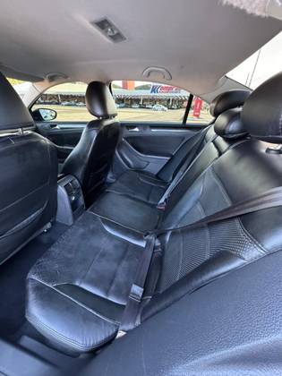 VOLKSWAGEN JETTA 2.0 COMFORTLINE FLEX 4P TIPTRONIC